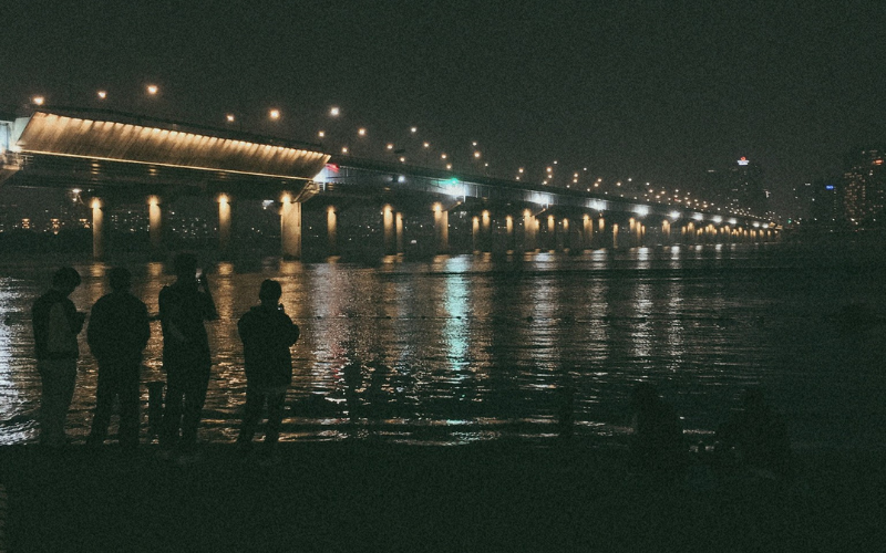 A nighttime view of the Han River, one of Maria Athanasopoulou’s favorite places in Korea (by Maria Athanasopoulou)